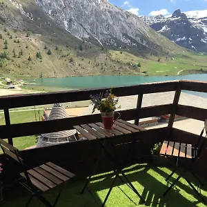grand-studio-vue-sur-lac.hotels-rhonealpes.com/